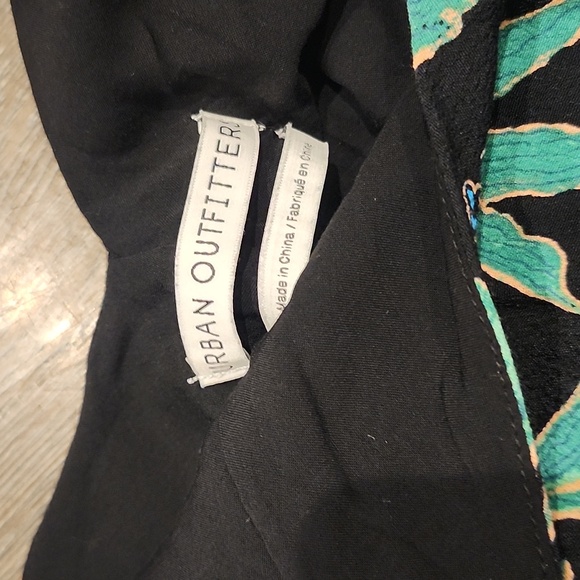 Urban Outfitters, Leaf Print Mini Dress - Picture 3 of 4